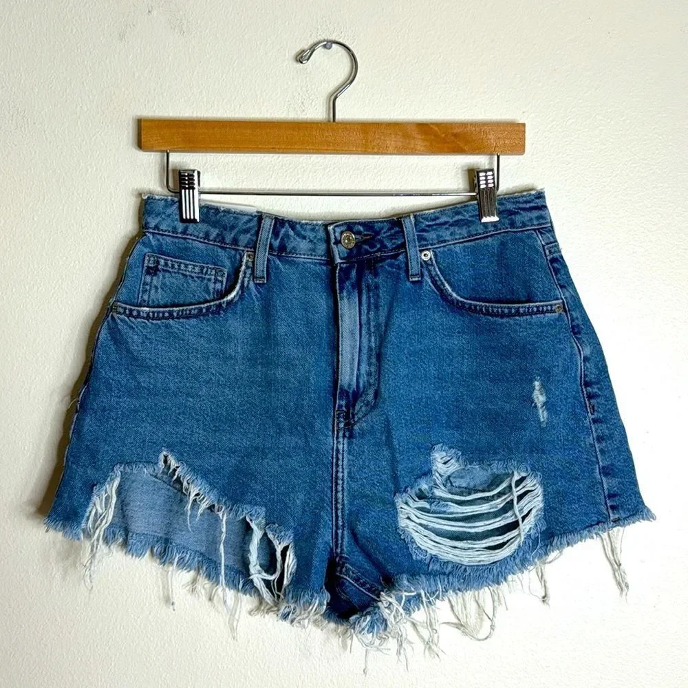 Forever 21 high waited distressed mom‎ denim cutoff shorts size 30